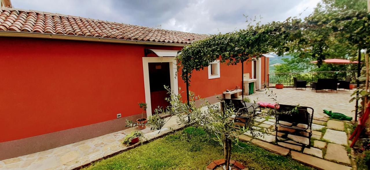 Provvidenza Villa Motovun Bagian luar foto