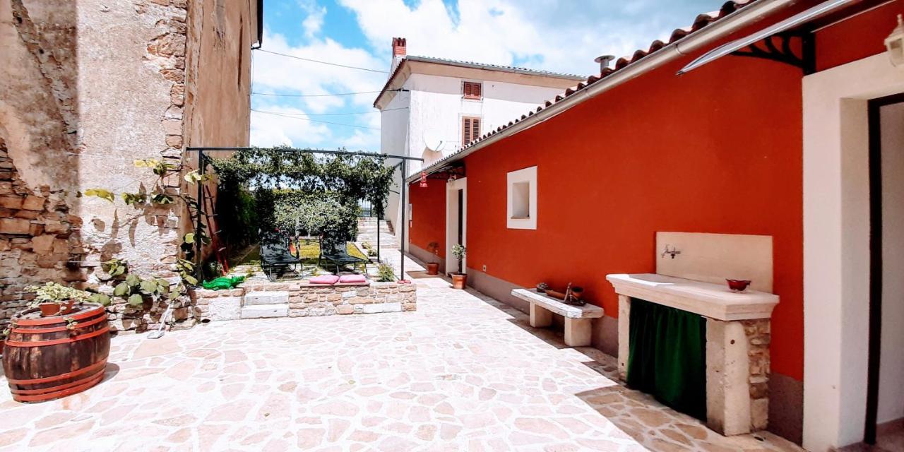 Provvidenza Villa Motovun Bagian luar foto
