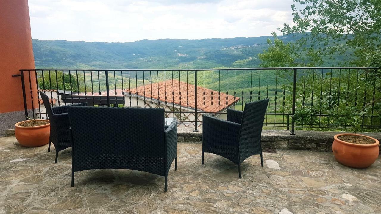 Provvidenza Villa Motovun Bagian luar foto